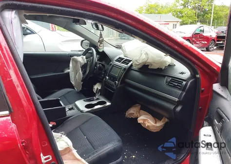 2013 Toyota Camry Se z USA, uszkodzony, nr VIN 4T1BF1FK2DU715507